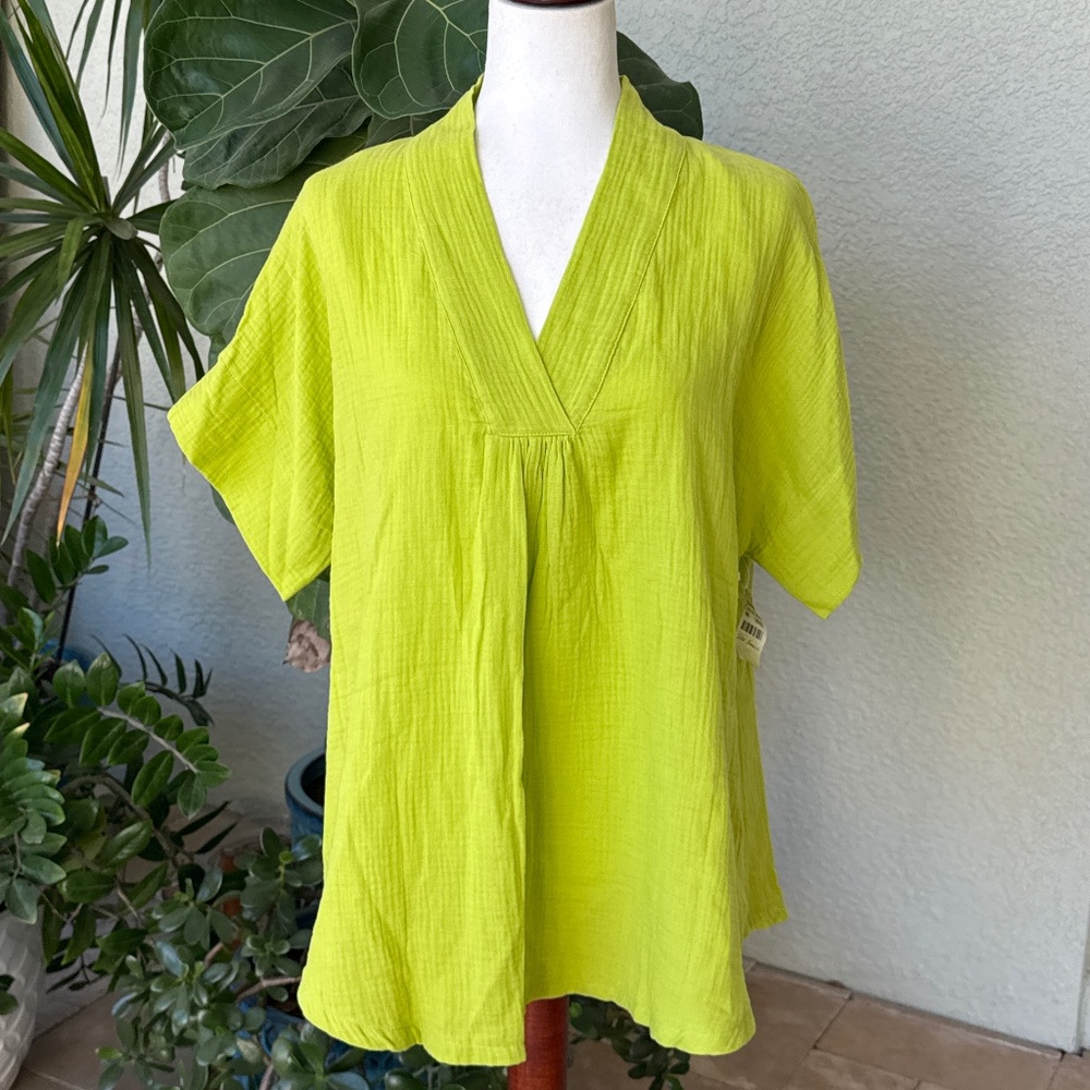 Coral Bay loose fit Oversize green top - small (fit Medium)